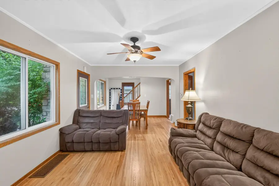 413 3rd Avenue E, Shakopee, MN 55379 - #3