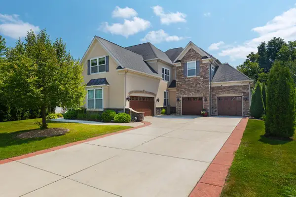 10033 Frederick Place, Eden Prairie, MN 55347