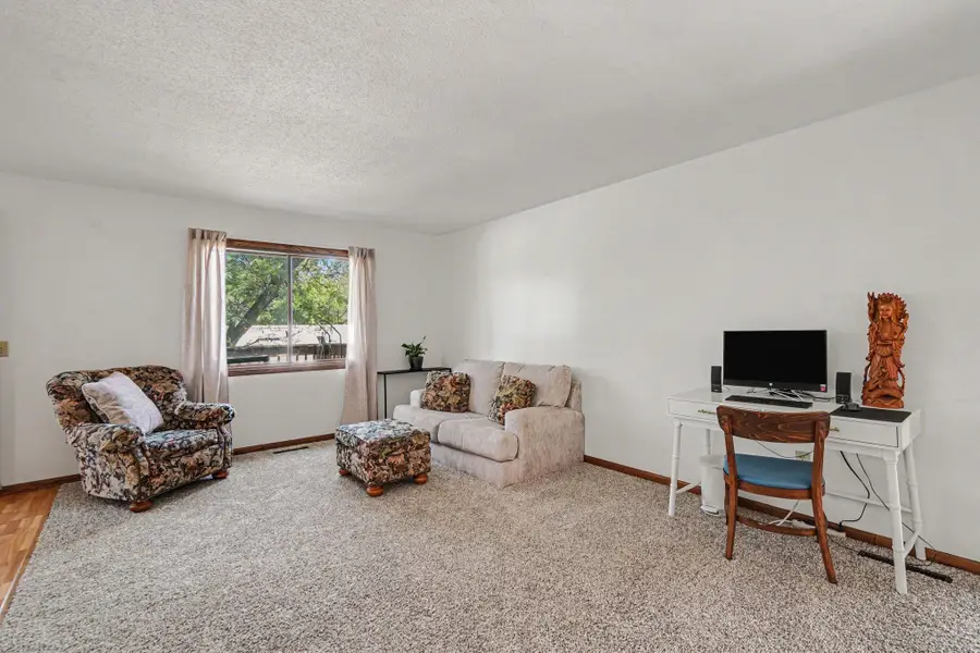 3916 Gershwin Avenue N, Oakdale, MN 55128 - #2