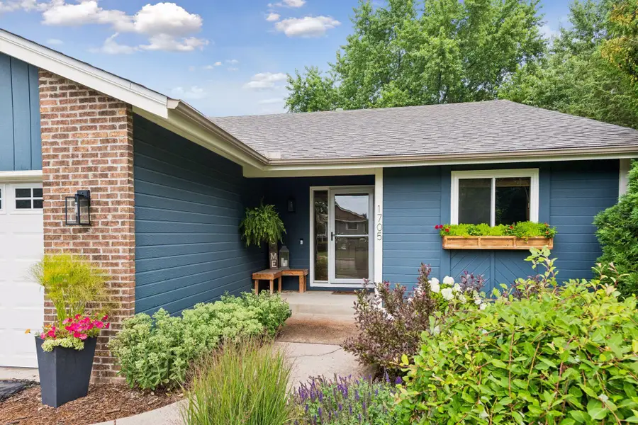 1705 White Oak Drive, Chaska, MN 55318 - #2