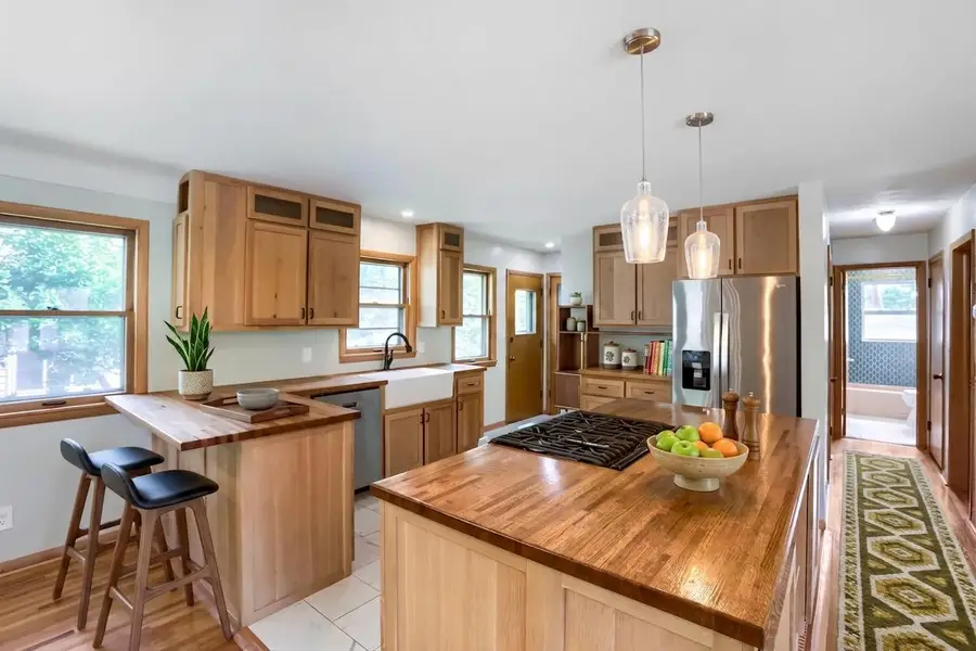49 Belvidere Street E, Saint Paul, MN 55107 - #3
