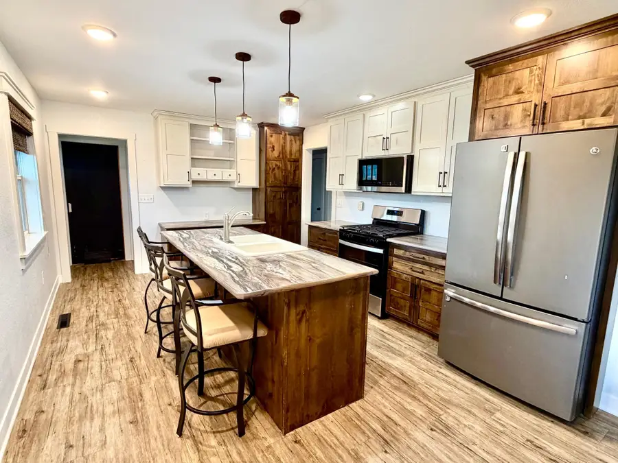 507 6th Street Ne, Roseau, MN 56751 - #3