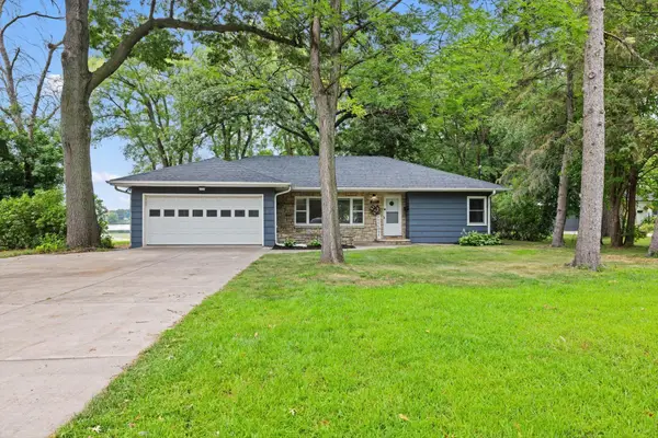 5415 Twin Lake Boulevard E, Brooklyn Center, MN 55429