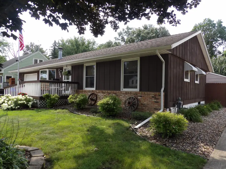 2004 7th Avenue Se, Austin, MN 55912 - #2