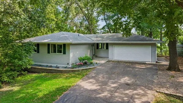 15869 Randall Lane, Minnetonka, MN 55345