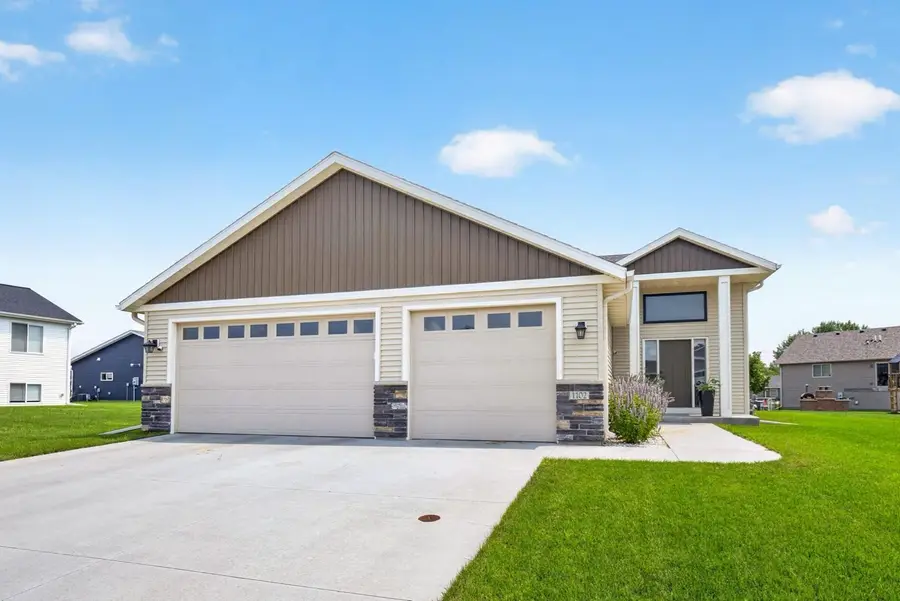 1102 14th Avenue Nw, Kasson, MN 55944 - #2