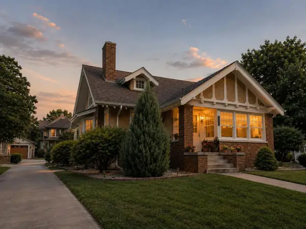 1325 6th Avenue N, Windom, MN 56101