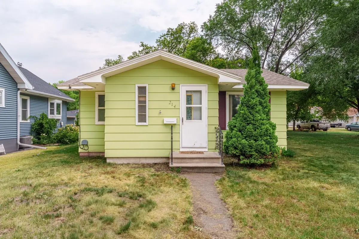 214 4th Street Ne, Barnesville, MN 56514 - #1