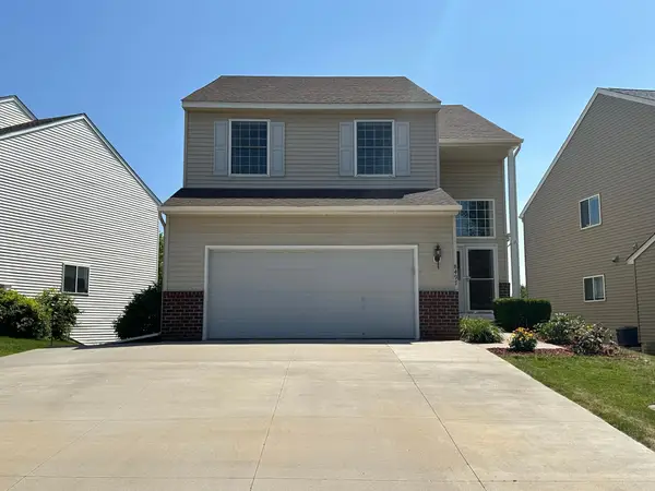 8497 Savanna Oaks Lane, Woodbury, MN 55125