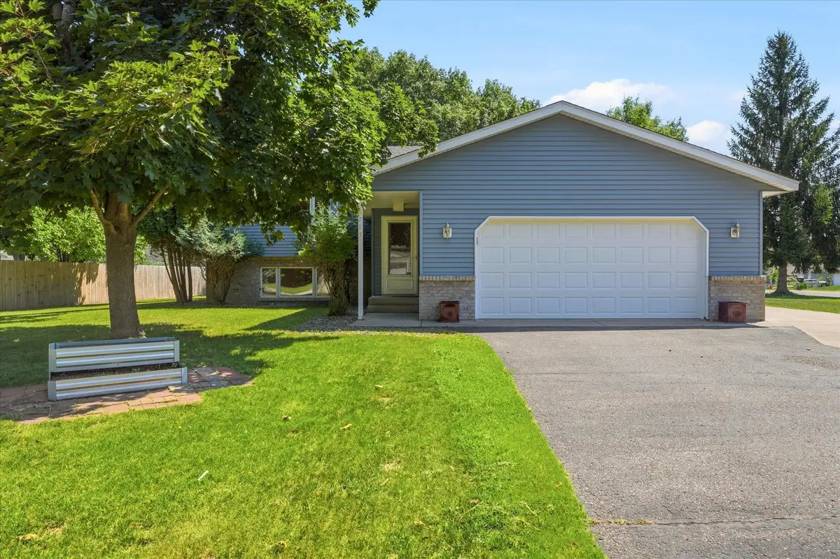 1515 32nd Avenue Sw, Cambridge, MN 55008 - #1
