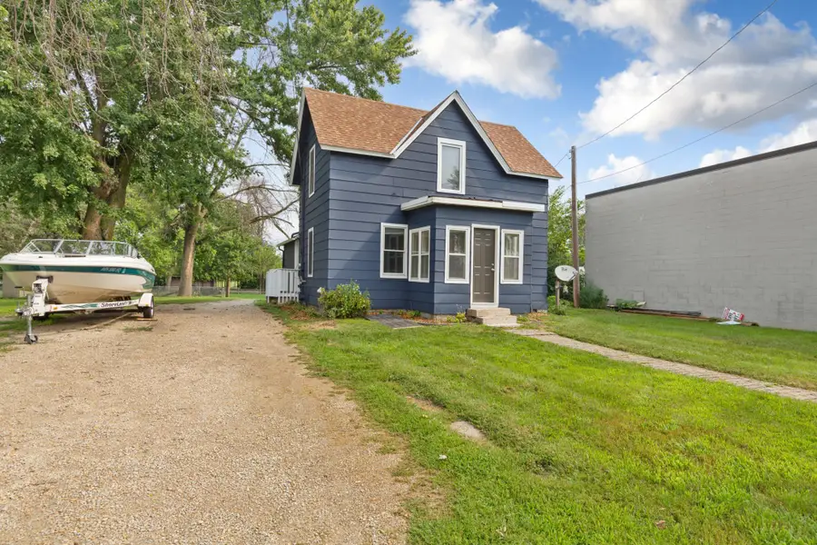 210 W Holly Street, Owatonna, MN 55060 - #2