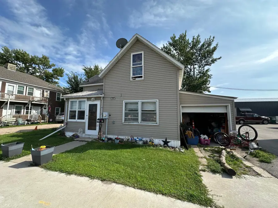 314 4th Street E, Thief River Falls, MN 56701 - #2