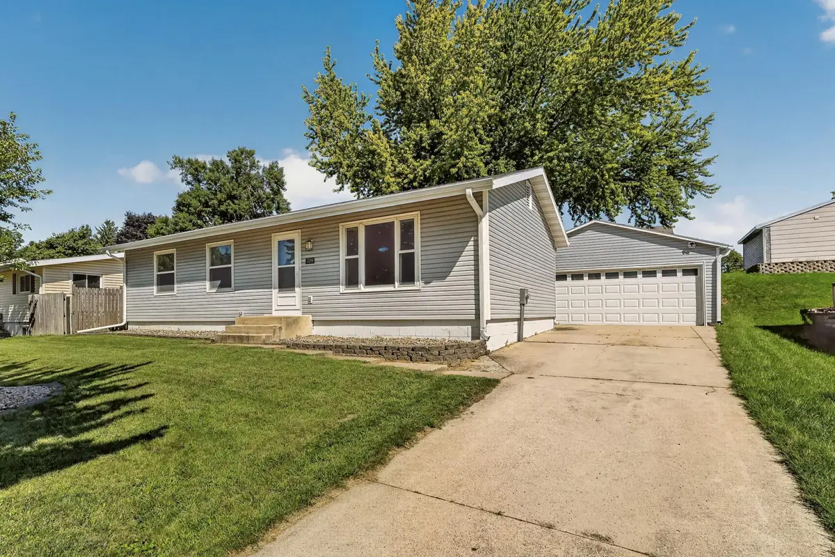 709 37th Street Sw, Rochester, MN 55902 - #1