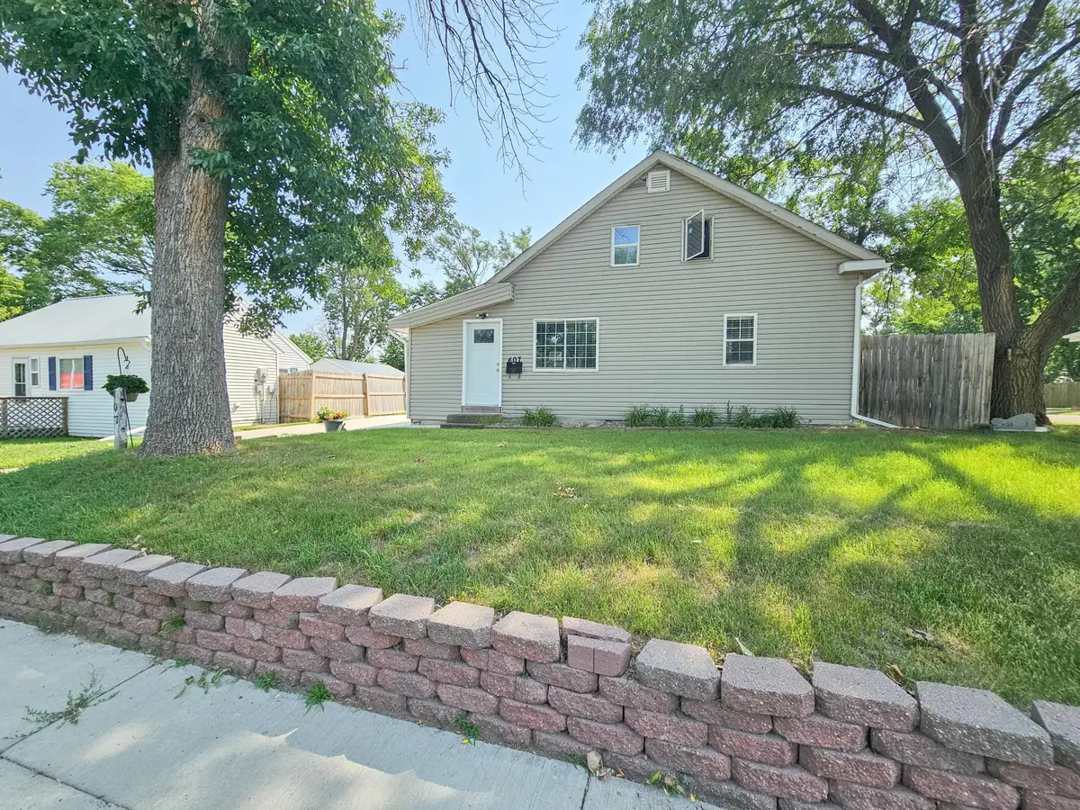 407 S 2nd Street, Marshall, MN 56258 - #1