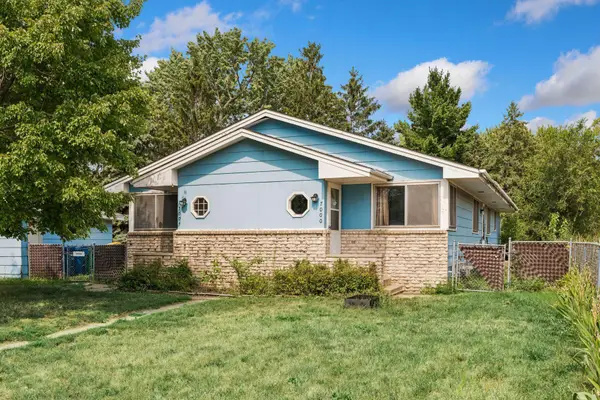 7004 74 1/2 Avenue N, Brooklyn Park, MN 55428