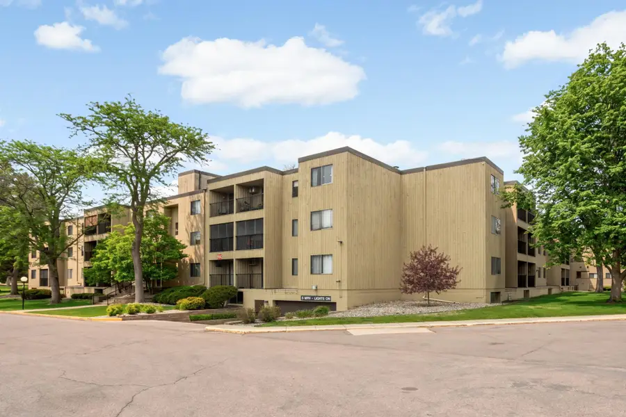 4101 Parklawn Avenue #316, Edina, MN 55435 - #2