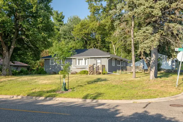 4205 University Avenue Ne, Columbia Heights, MN 55421