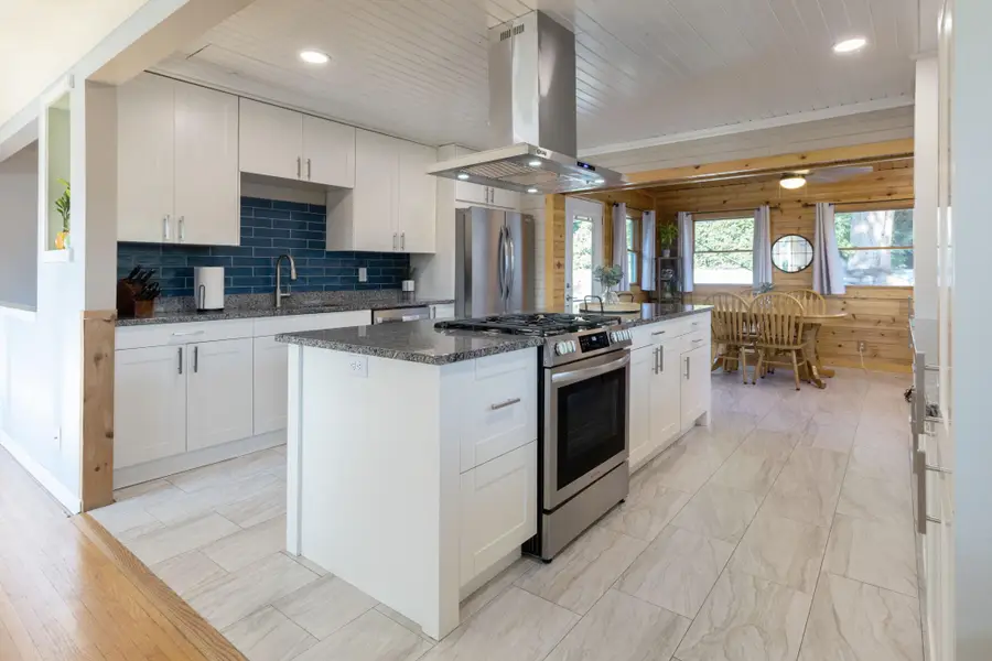 4205 University Avenue Ne, Columbia Heights, MN 55421 - #2