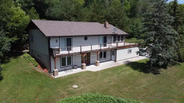 8325 Skunk Hollow Trail, Cannon Falls, MN 55009