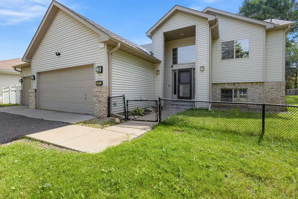 1911 Queens Drive, Woodbury, MN 55125 - #1