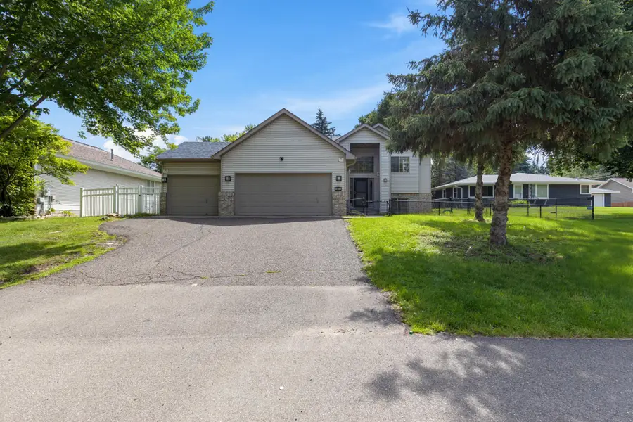 1911 Queens Drive, Woodbury, MN 55125 - #3