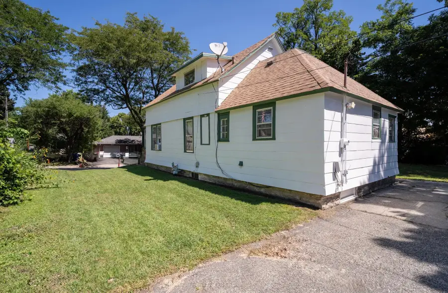 568 Lawson Avenue W, Saint Paul, MN 55117 - #3