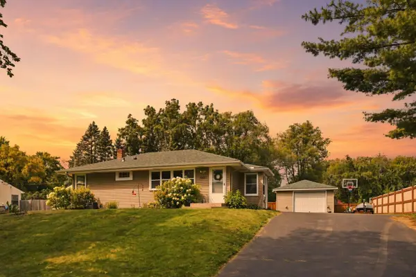 1587 Sextant Avenue E, Maplewood, MN 55109