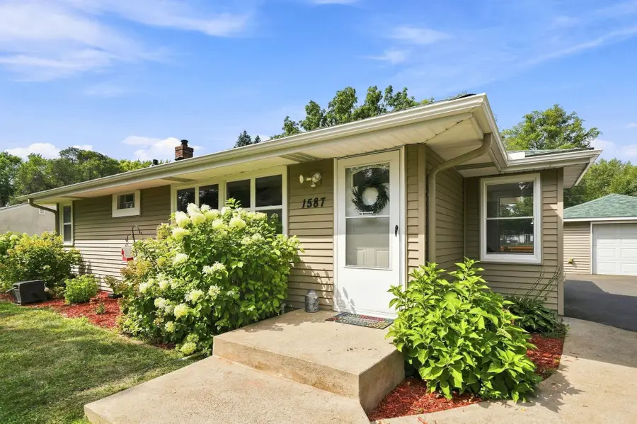 1587 Sextant Avenue E, Maplewood, MN 55109 - #3