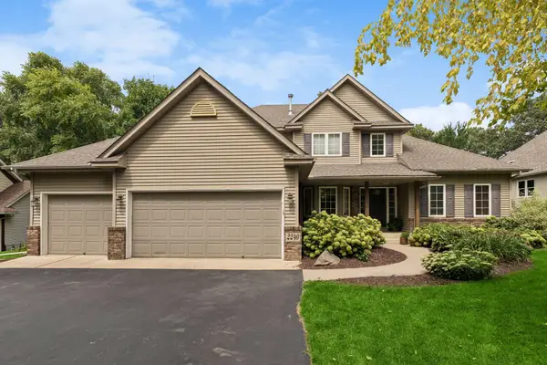 2240 Thrushwood Circle, Victoria, MN 55386