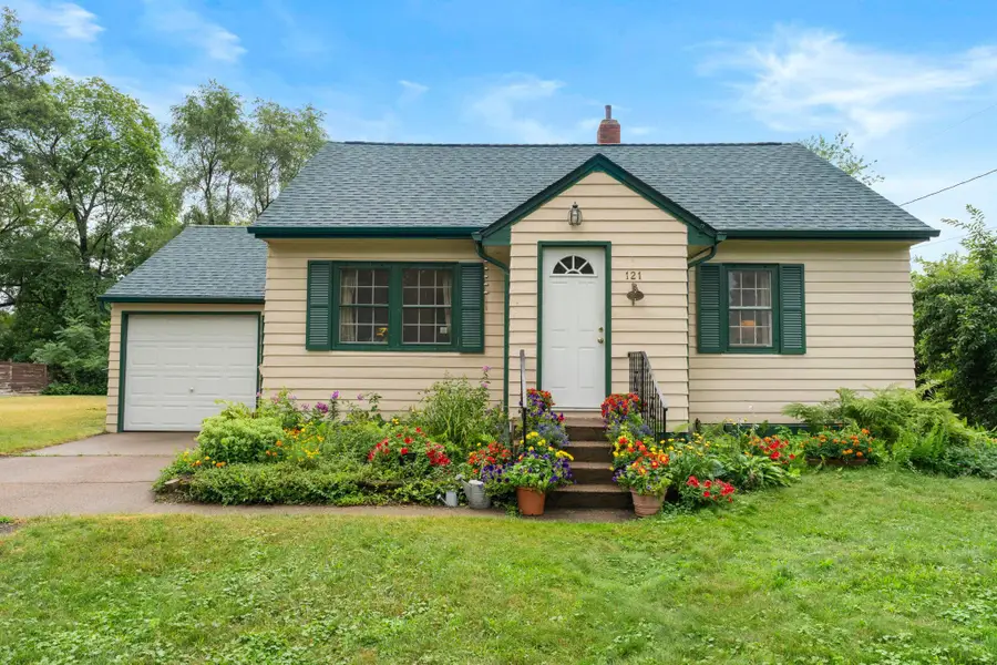121 6th Avenue Ne, Cambridge, MN 55008 - #2