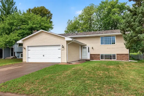 7433 Columbia Court, Woodbury, MN 55125