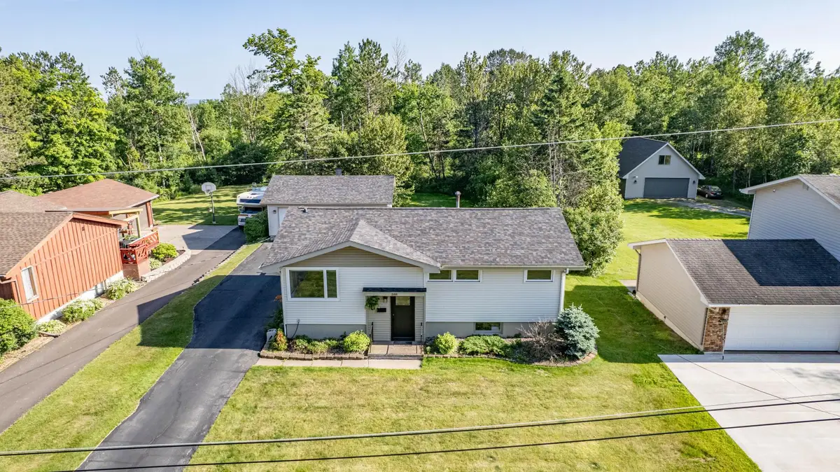 588 W Winona Street, Duluth, MN 55803 - #1