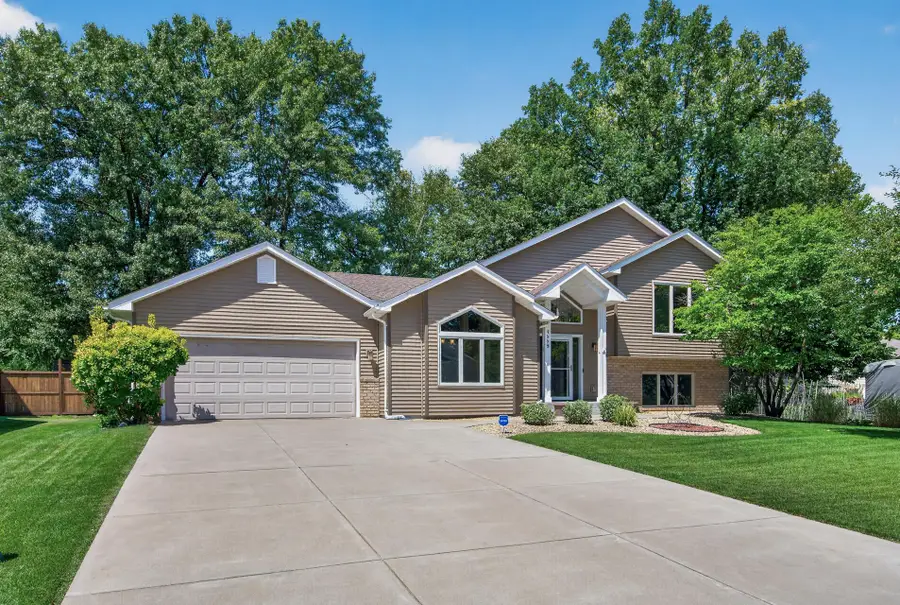 4668 Hale Avenue N, Oakdale, MN 55128 - #3