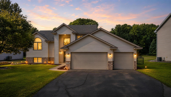 10288 Kali Avenue Ne, Albertville, MN 55301