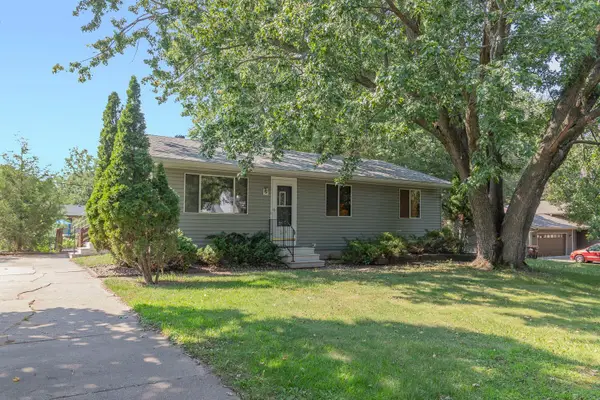 6071 45th Street N, Oakdale, MN 55128