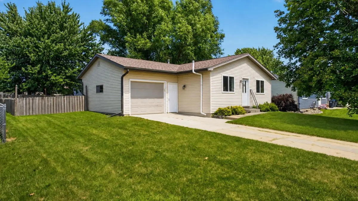 913 2nd Street Nw, Byron, MN 55920 - #1