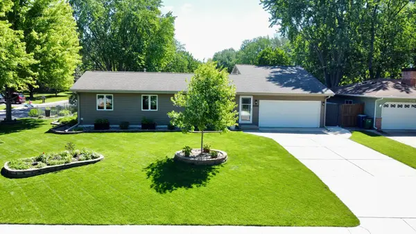 6690 Berkshire Lane N, Maple Grove, MN 55311