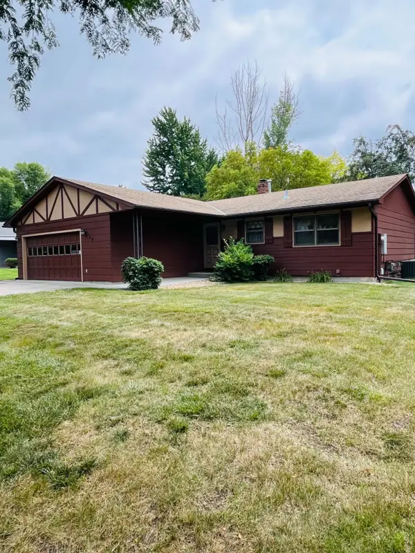 169 Mary Circle, North Mankato, MN 56003