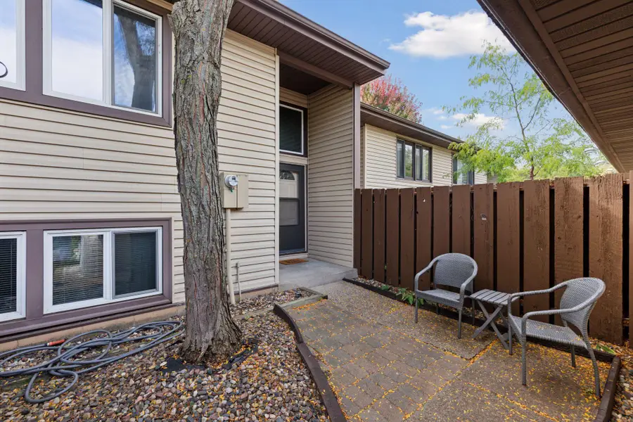 146 River Woods Lane, Burnsville, MN 55337 - #2
