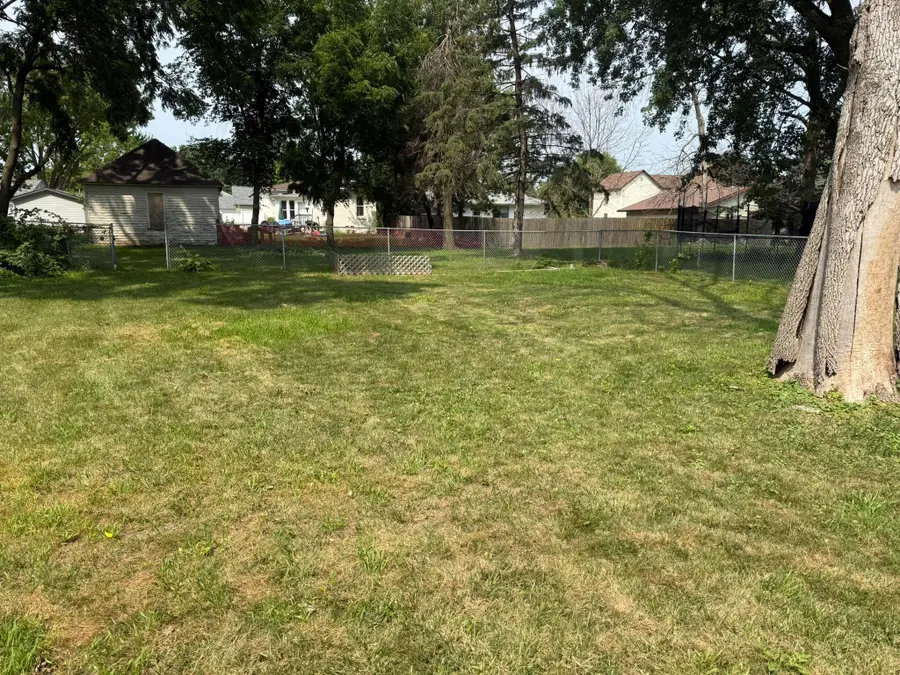 305 1st Avenue Ne, Dodge Center, MN 55927 - #3