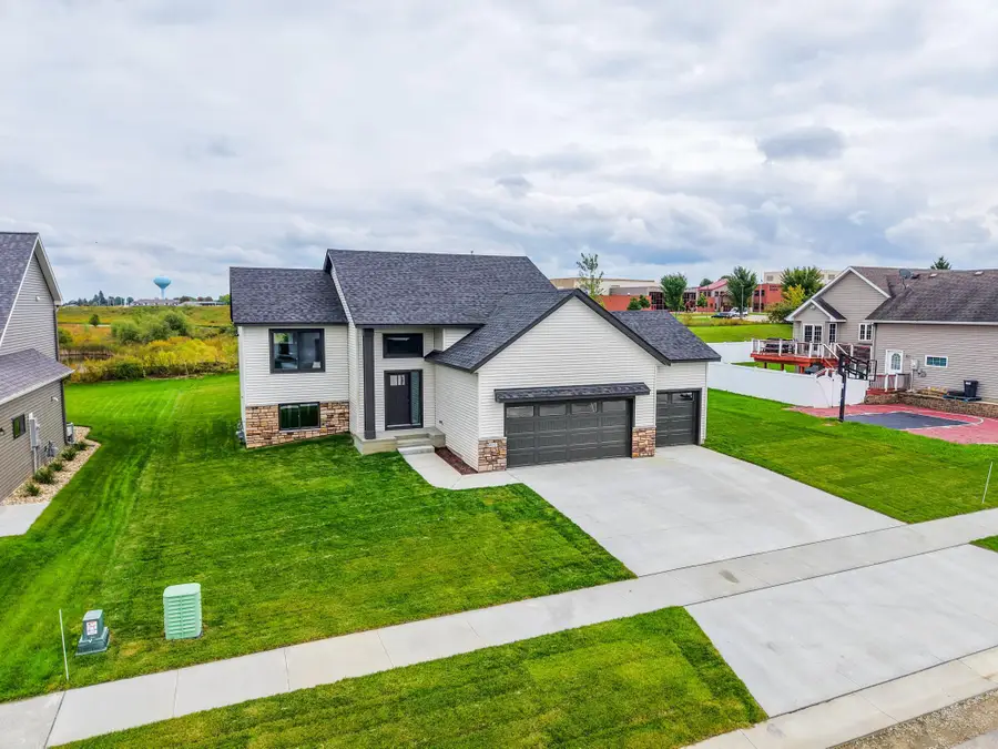 622 7th Ave Ne, Byron, MN 55920 - #2