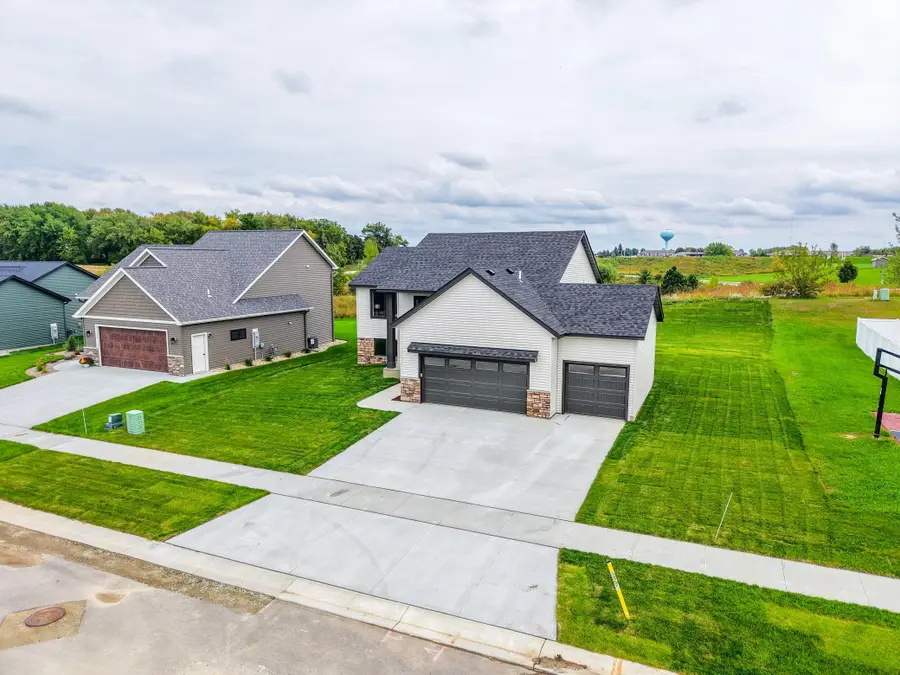 622 7th Ave Ne, Byron, MN 55920 - #3