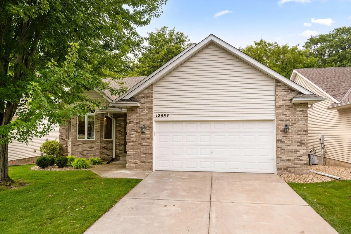 12554 Thrush Street Nw, Coon Rapids, MN 55448 - #1