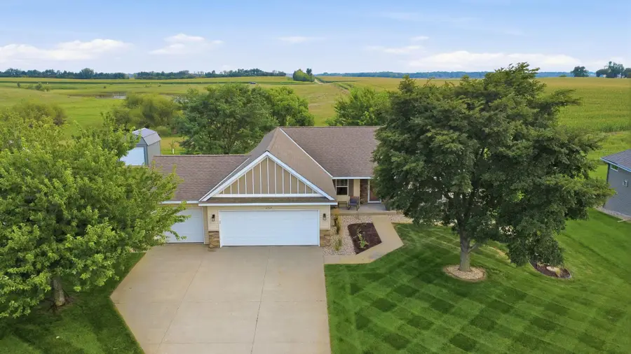 2759 11th Avenue Se, Willmar, MN 56201 - #2