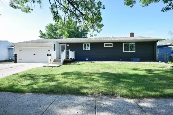 120 8th Avenue E, West Fargo, ND 58078