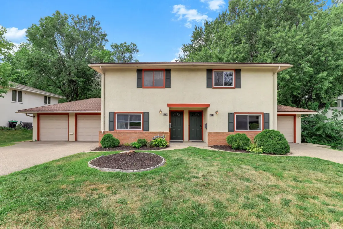 6218 France Avenue S, Edina, MN 55410 - #1