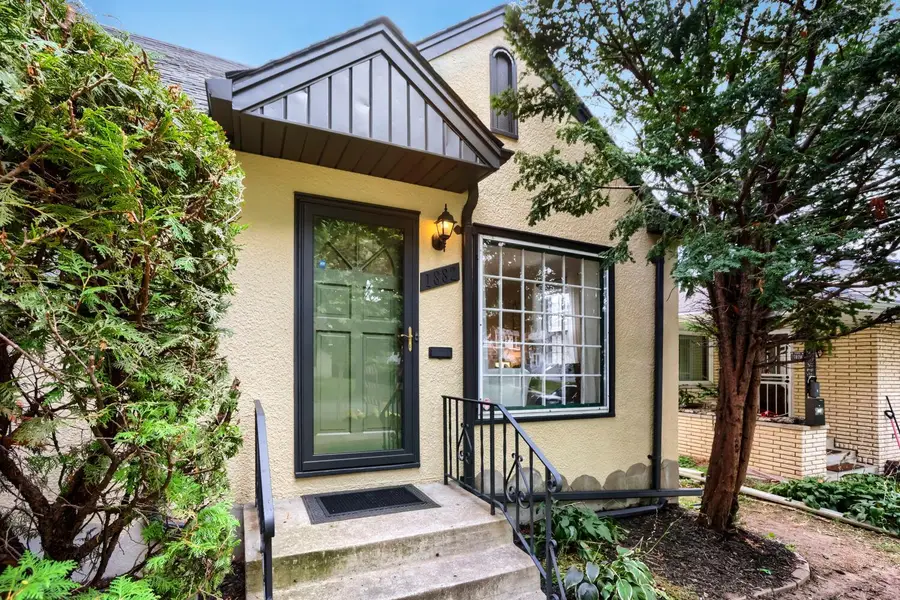 1882 Hawthorne Avenue E, Saint Paul, MN 55119 - #2