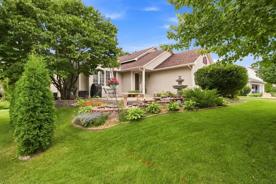 2003 Ponds Way, Shakopee, MN 55379 - #2