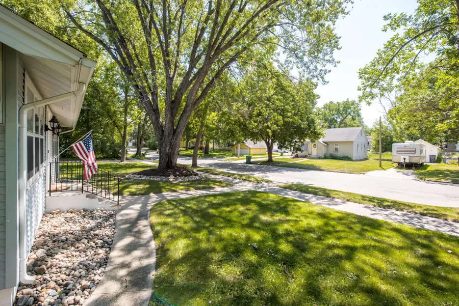 305 8th Avenue E, Alexandria, MN 56308 - #2