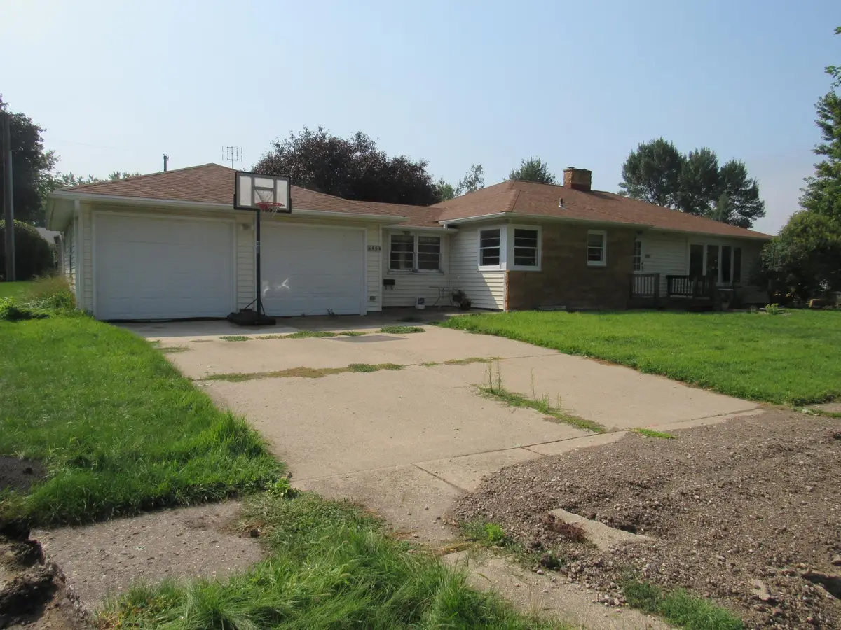 406 S Linton Street, Blue Earth, MN 56013 - #1